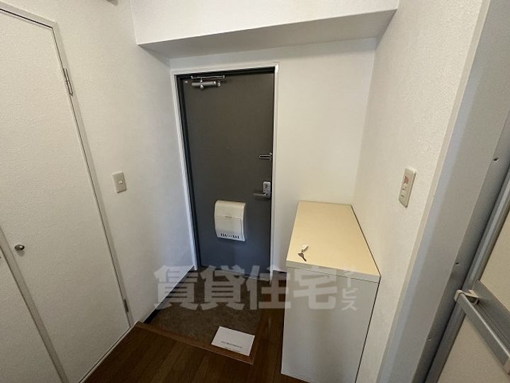 フロントリバー東難波の玄関