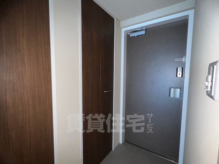 ザ・シンフォニア新栄の玄関