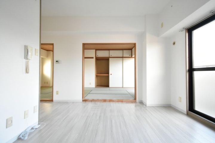 大阪府高石市取石5丁目の賃貸マンションの居間