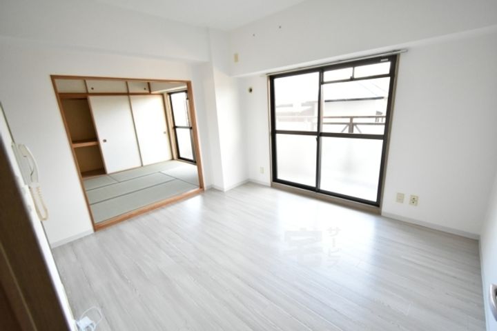 大阪府高石市取石5丁目の賃貸マンションの居間