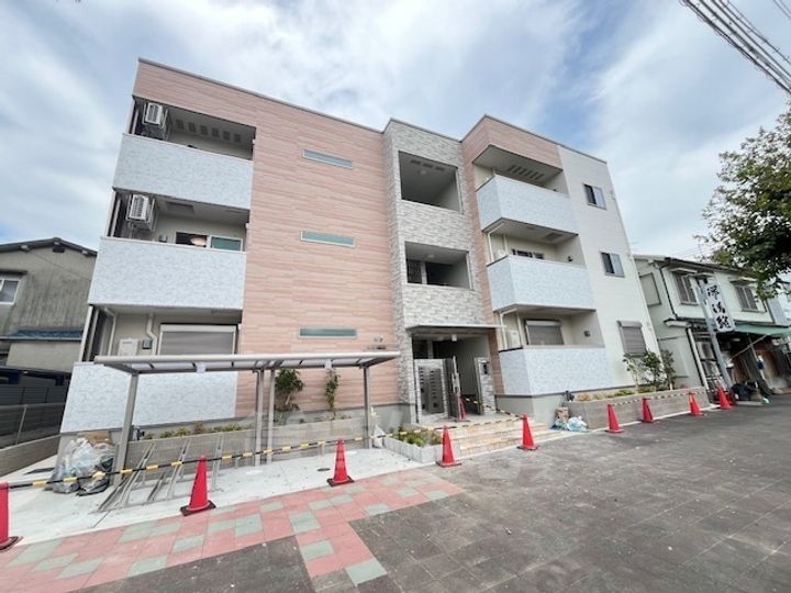 大阪府堺市堺区出島町1丁の賃貸アパートの外観