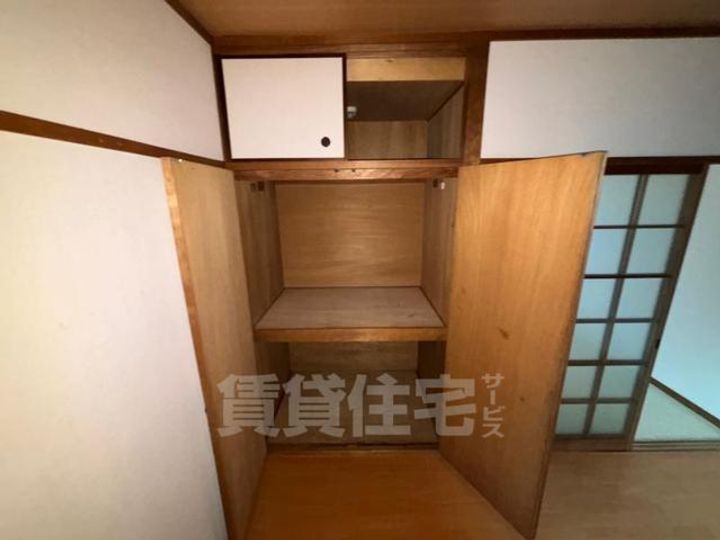 大阪府大阪市旭区高殿4丁目の賃貸マンションの内装