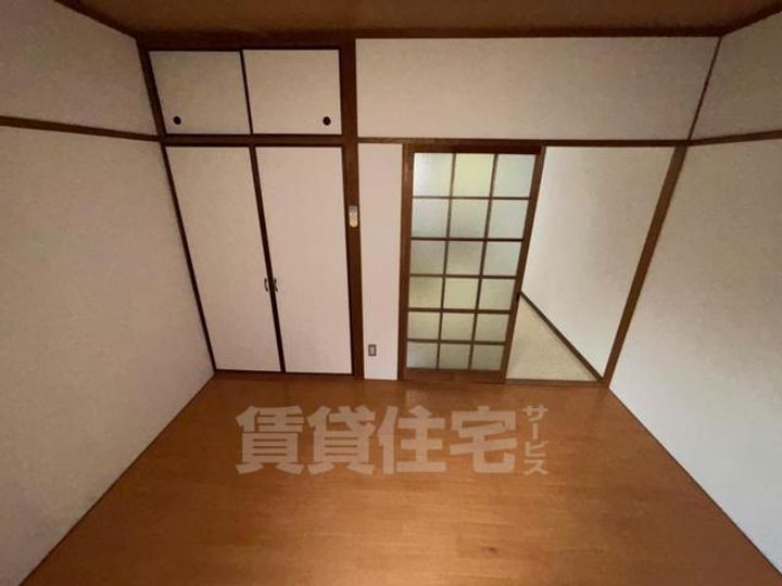 大阪府大阪市旭区高殿4丁目の賃貸マンションの居間