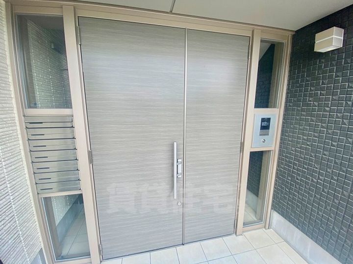 No.10アサヒノ藤が丘の玄関