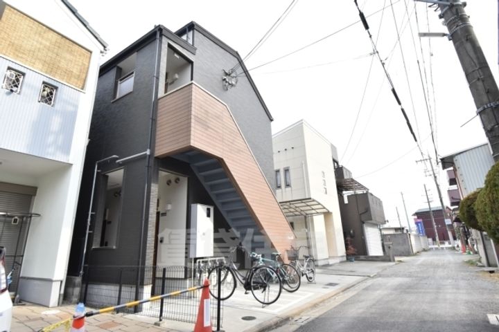 大阪府堺市西区鳳中町4丁の賃貸アパートの外観