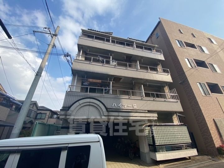 ハイツ一益の外観