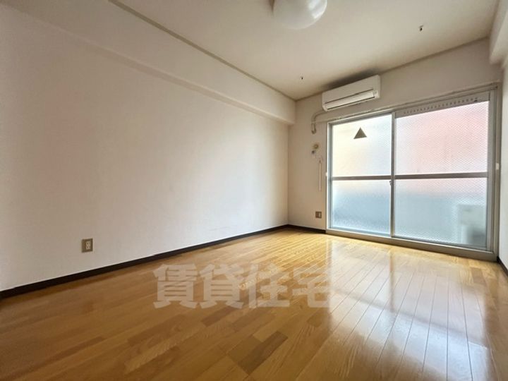 ハイツ一益の居間