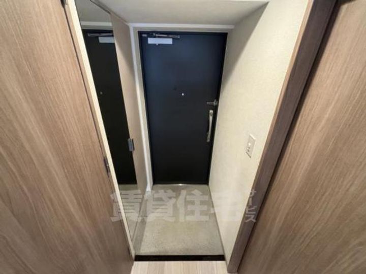 プレサンス神戸水木通ルミエスの玄関
