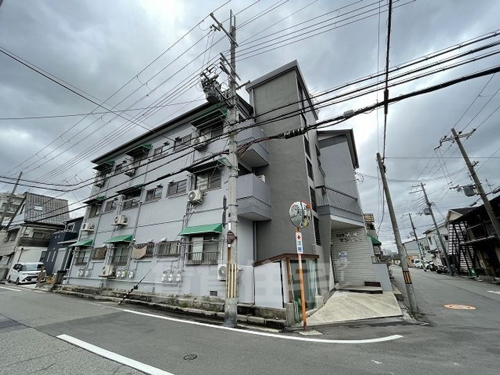 岡崎マンションの外観