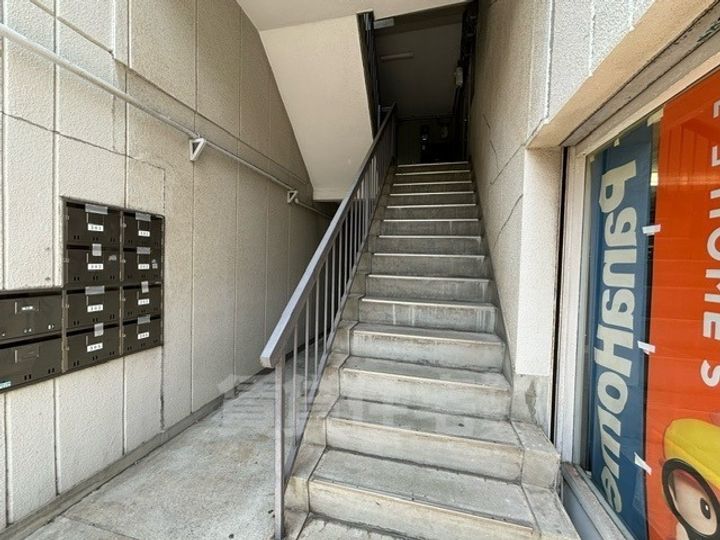 富士ハイツの玄関