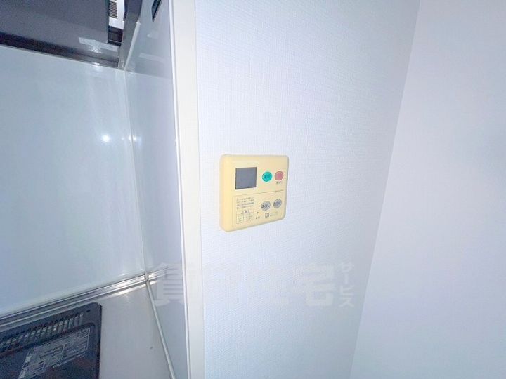 ルネ・アルマーニのその他画像