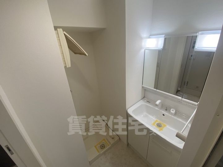 大阪府堺市堺区出島海岸通1丁の賃貸マンションの内装