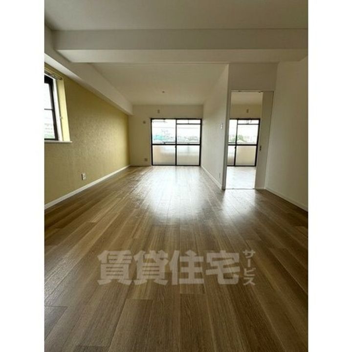 ファミールT・Jの居間