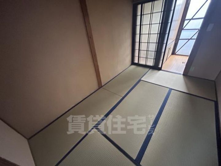 大阪府門真市大橋町の賃貸アパートの居間