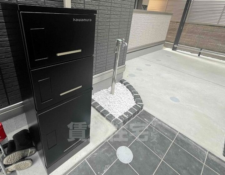 プレタクチュール中根町の玄関