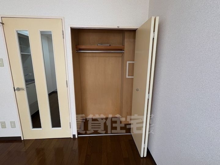 大阪府堺市堺区浅香山町2丁の賃貸マンションの内装