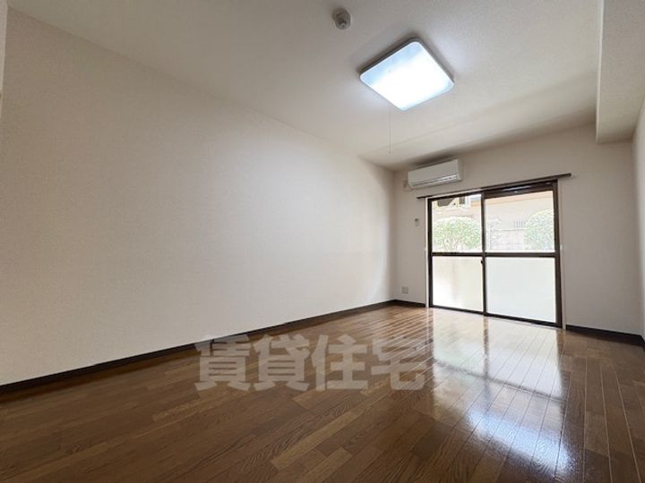 大阪府堺市堺区浅香山町2丁の賃貸マンションの内装