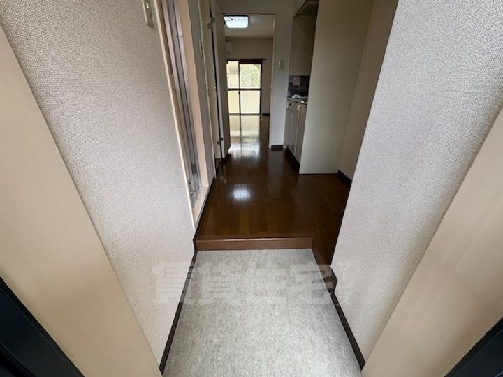 大阪府堺市堺区浅香山町2丁の賃貸マンションの玄関