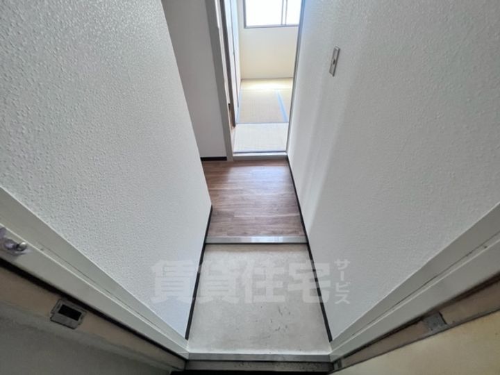 エフシャイン山下の玄関