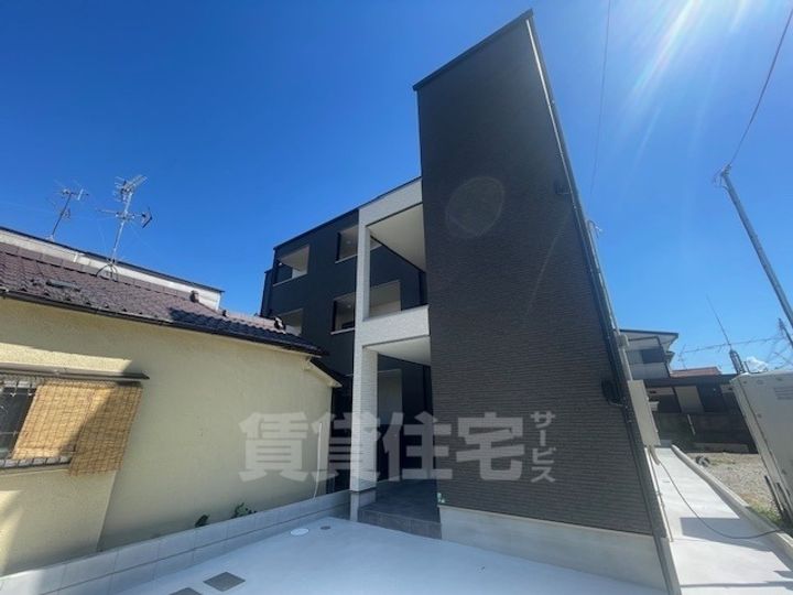 大阪府堺市西区浜寺石津町東5丁の賃貸アパートの外観
