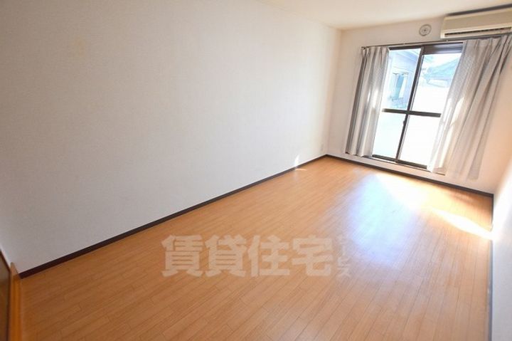 福寿マンションの居間