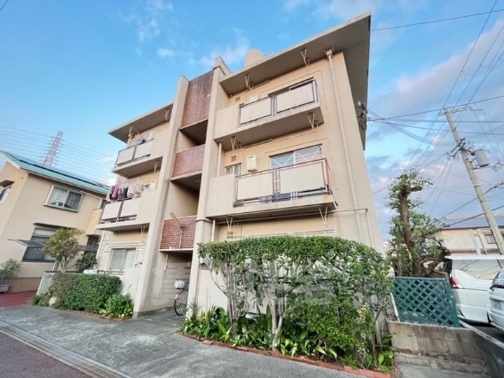 中野マンションの外観