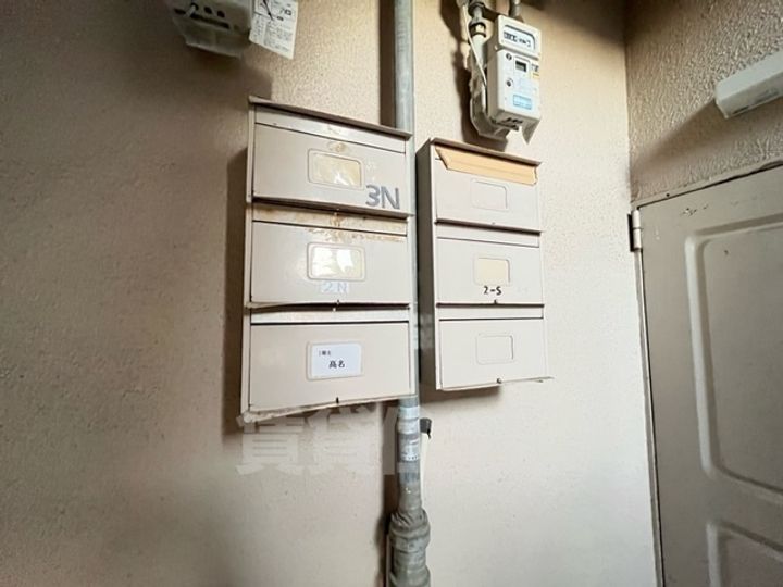 中野マンションの玄関