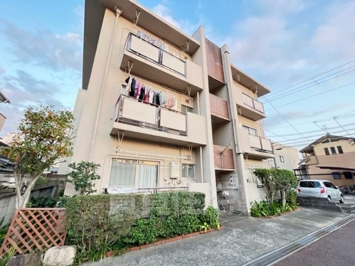 中野マンションの外観