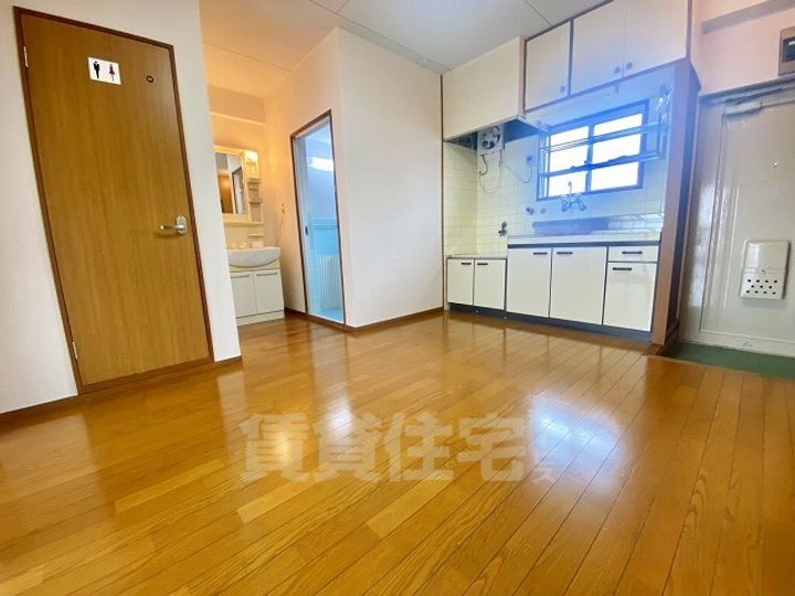 寿美礼ビル(スミレビル)301の居間