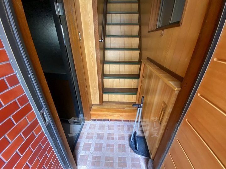 大阪府東大阪市若江西新町1丁目(一戸建)の賃貸物件の玄関