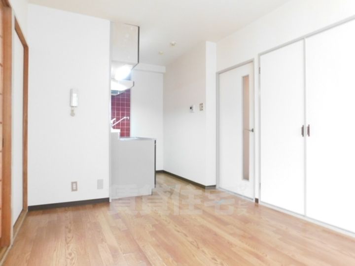 大阪府大阪市住吉区我孫子東2丁目の賃貸マンションの居間