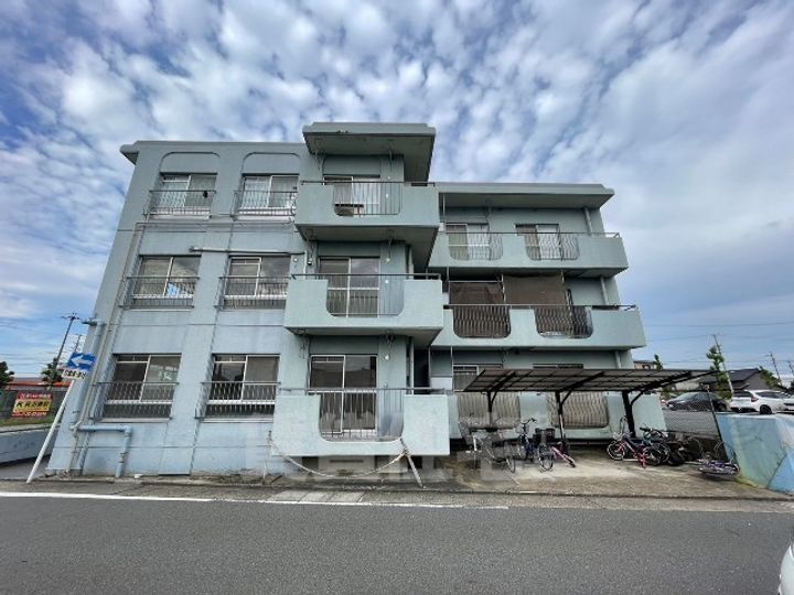 コーポやすり苑の外観