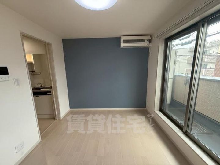 ヒルハイツ柴原駅前の居間