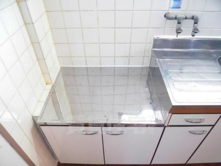 大阪府豊中市螢池中町2丁目の賃貸マンションのキッチン
