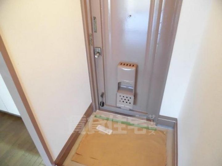 大阪府豊中市螢池中町2丁目の賃貸マンションの玄関