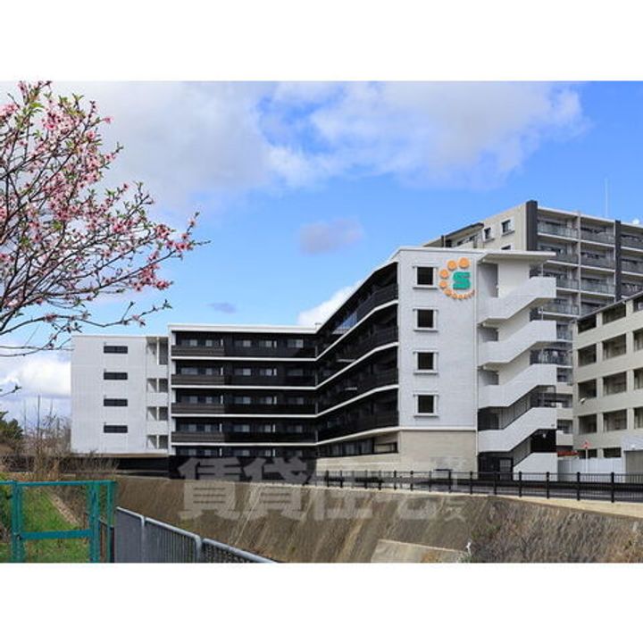大阪府茨木市天王1丁目の賃貸マンションの外観