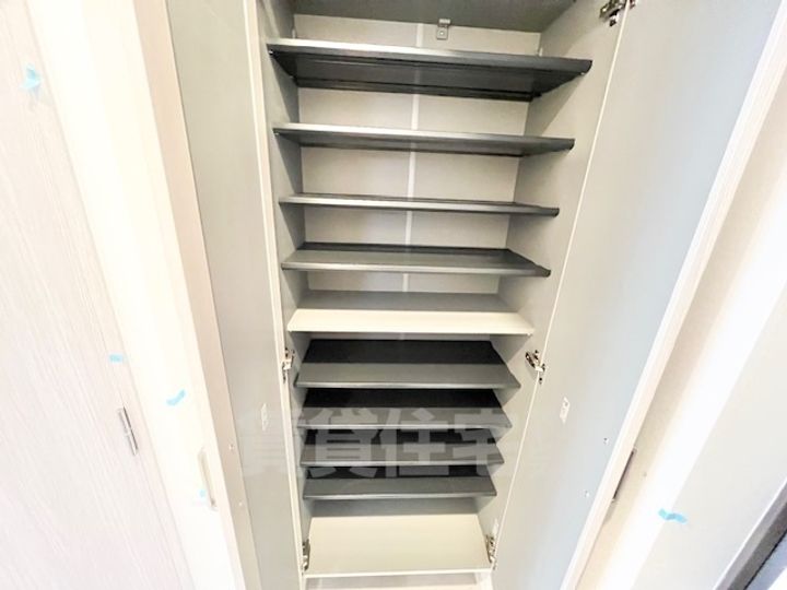 大阪府茨木市天王1丁目の賃貸マンションの内装