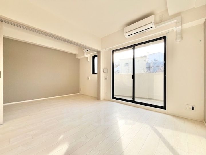 大阪府茨木市天王1丁目の賃貸マンションの居間
