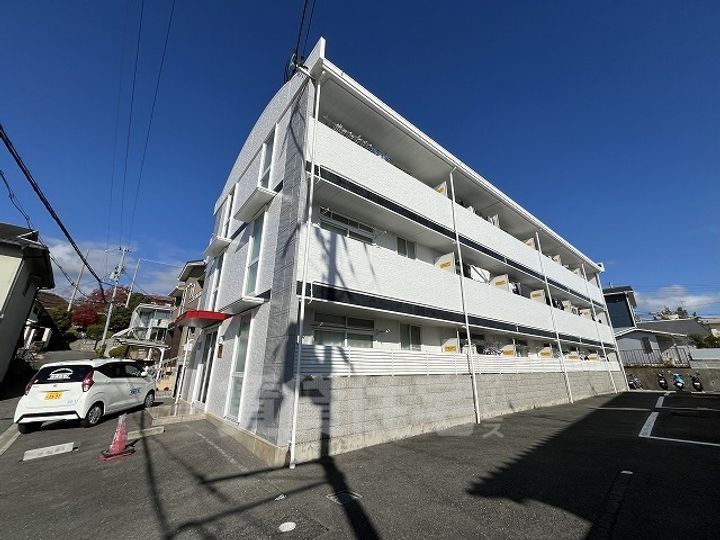 アビターレ山手332の外観