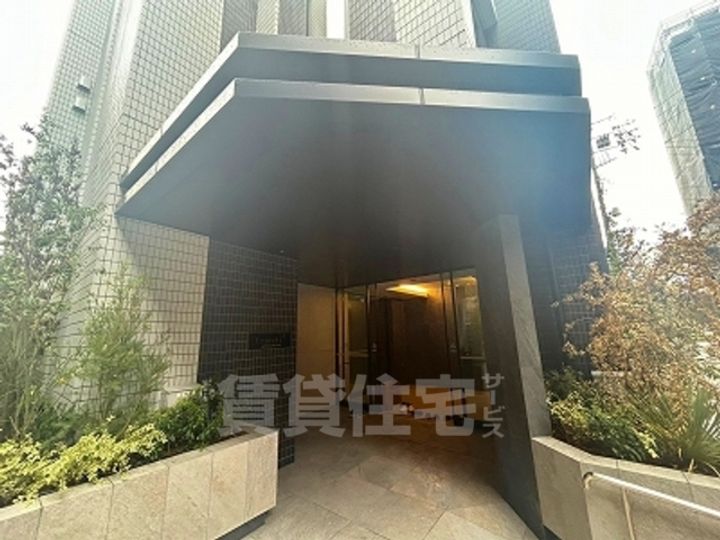 ローレルアイ名駅東の玄関