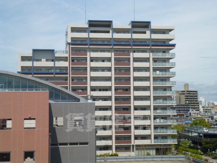 ロイヤルパークス千種の外観