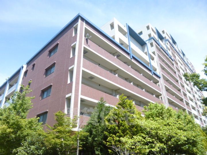 ロイヤルパークス千種の外観