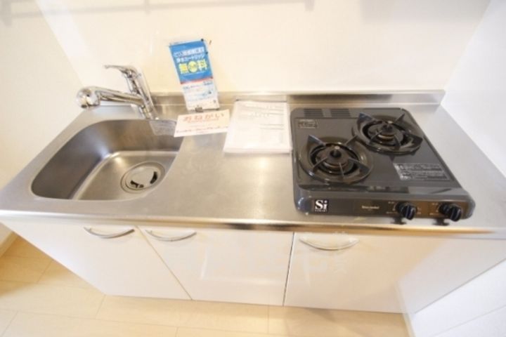 大阪府堺市堺区南旅篭町東2丁の賃貸アパートのキッチン