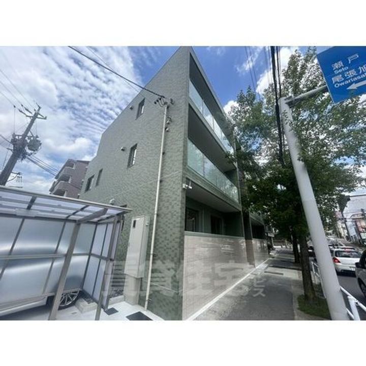 オクカーサ本郷の外観