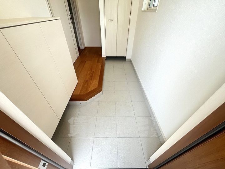 奈良県奈良市中町(一戸建)の賃貸物件の玄関