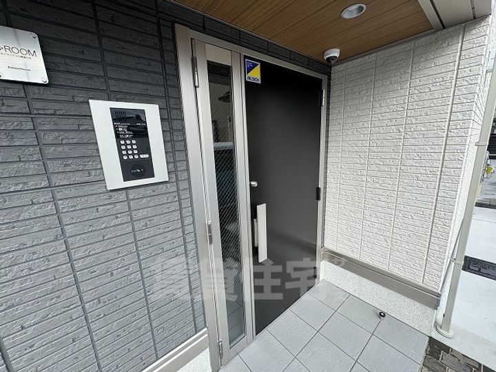 コンフィエ鳴尾の玄関