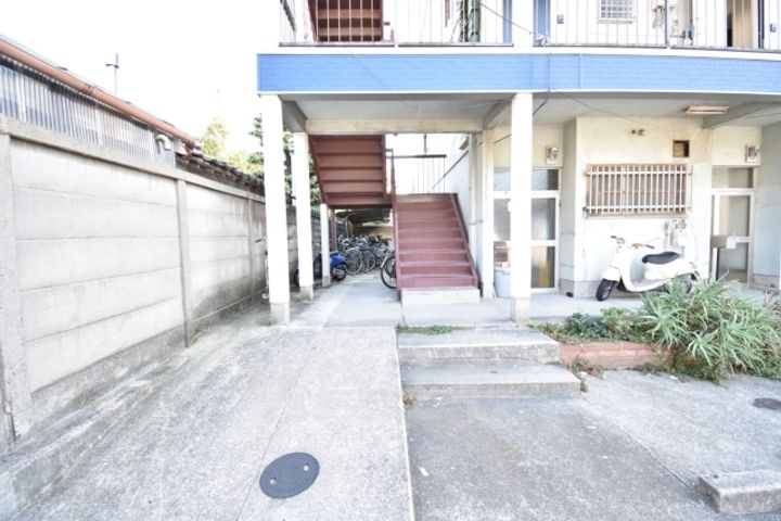 恵風マンションの玄関