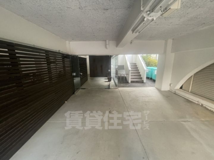 パラディッソコートの玄関