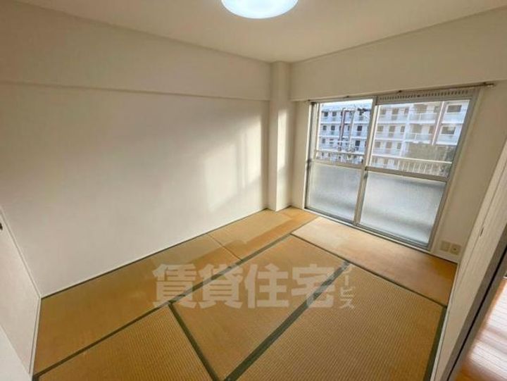 大阪府豊中市浜2丁目の賃貸マンションの寝室
