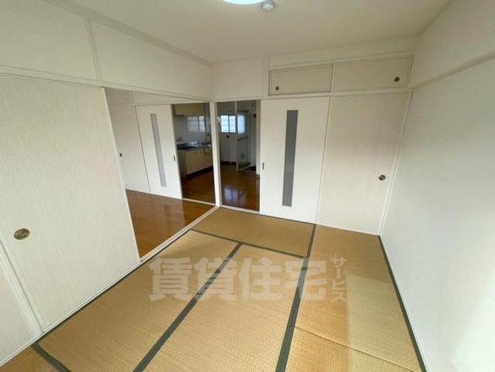 大阪府豊中市浜2丁目の賃貸マンションの寝室